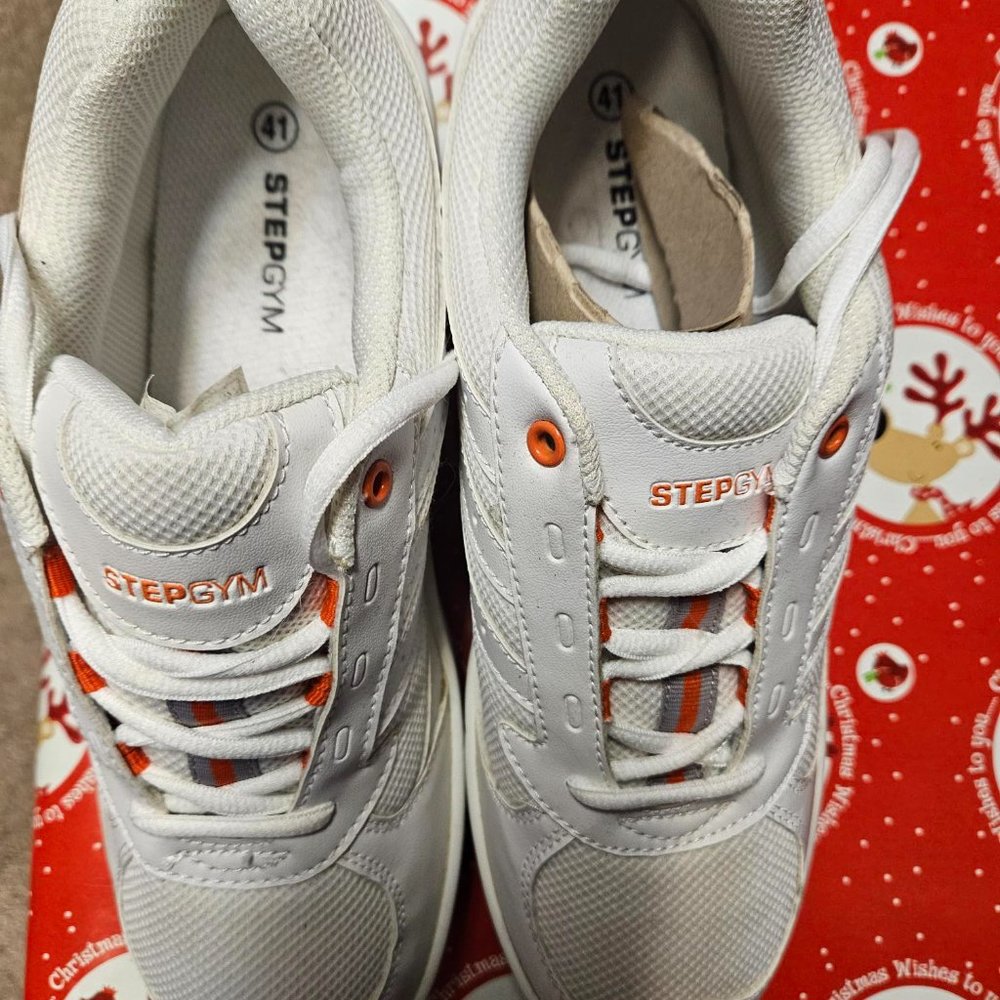 Stepgym women's walking shoes - size 10 - New